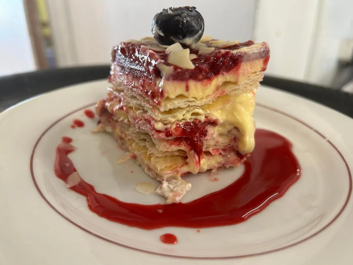 Logis Hotel Restaurant Le Grand Puech Mimet