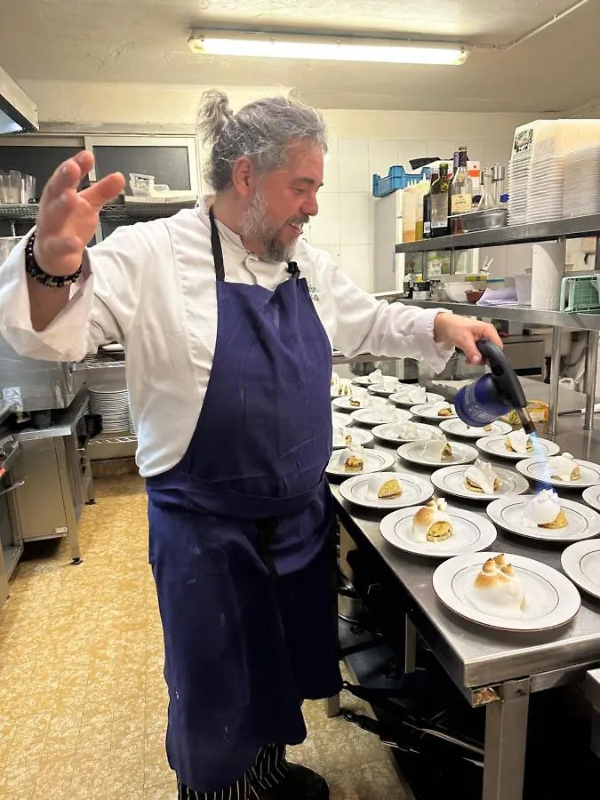 Logis Hotel Restaurant Le Grand Puech Mimet